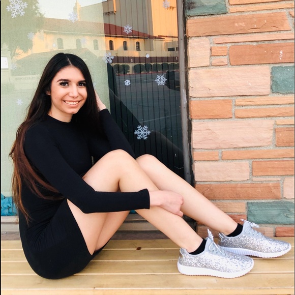 Shoes - Silver fashion sneakers 👟